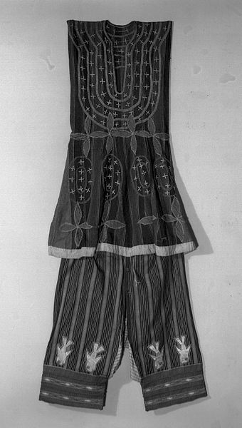 File:Brooklyn Museum 22.1500a-b Robe Kansawu and Trousers from 3 Piece Royal or Noble Costume (3).jpg