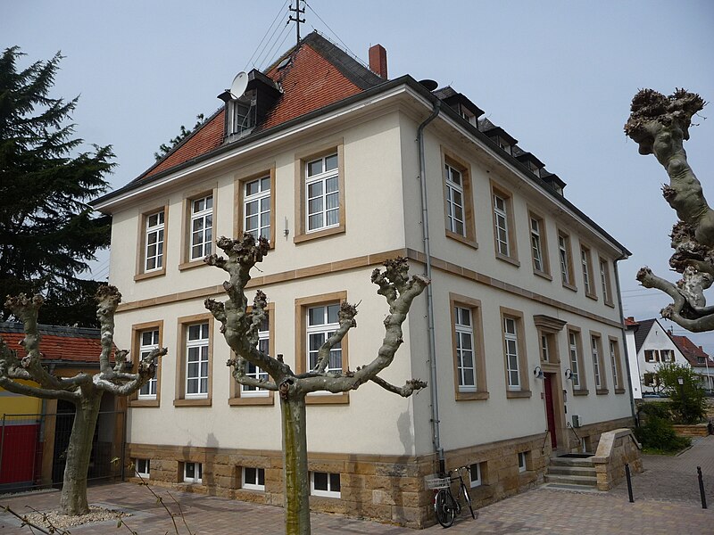 File:Buergerhaus Ruppertsberg 01.JPG