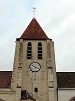 Clocher de l'église St-Germain de Charonne avec son cadran solaire.