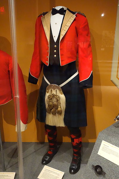 File:Canadian Highland Officer's Mess Uniform, 1967, Lieut. Ron Wen, The Black Watch (Royal Highland Regiment) of Canada - Glenbow Museum - DSC00653.JPG