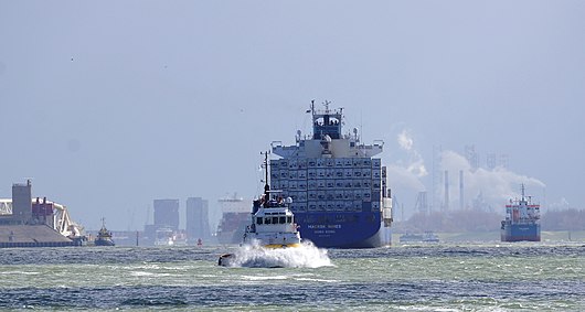 Takoradi Harbour - Wikipedia