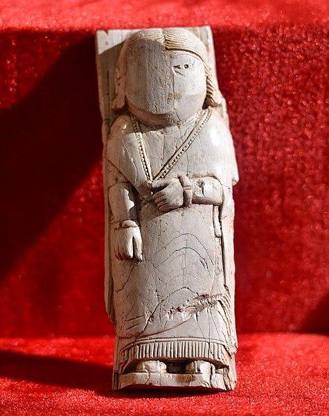 File:Carved ivory showing a woman. From Nimrud, Iraq. Iraq Museum.jpg