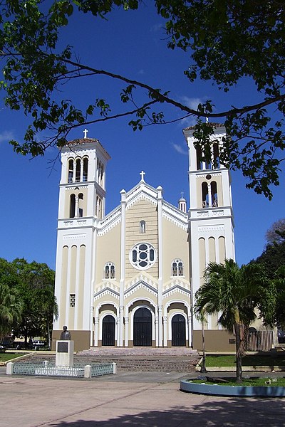 File:Catedral-rio-piedras.jpg