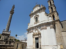 Chiesa e colonna Sant'Andrea di Presicce.jpg