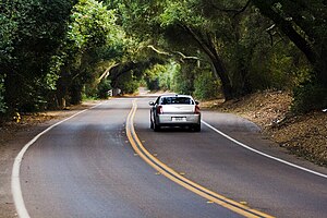 Chrysler 300C on street.jpg