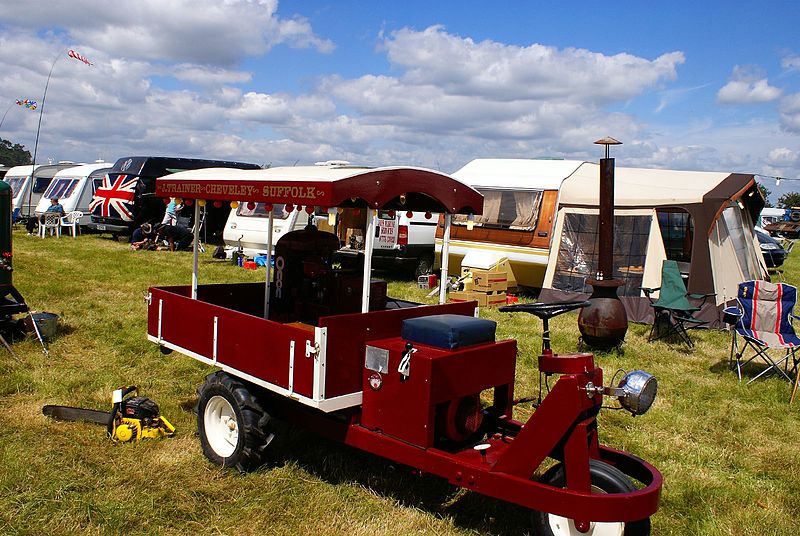 File:Classic Tractors (2621637796).jpg