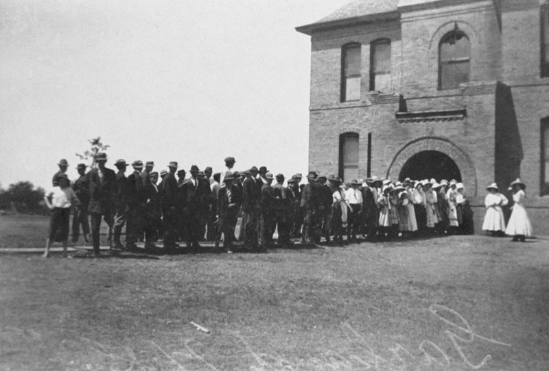 File:Crowd outside Garland High School auditorium (1912).jpg