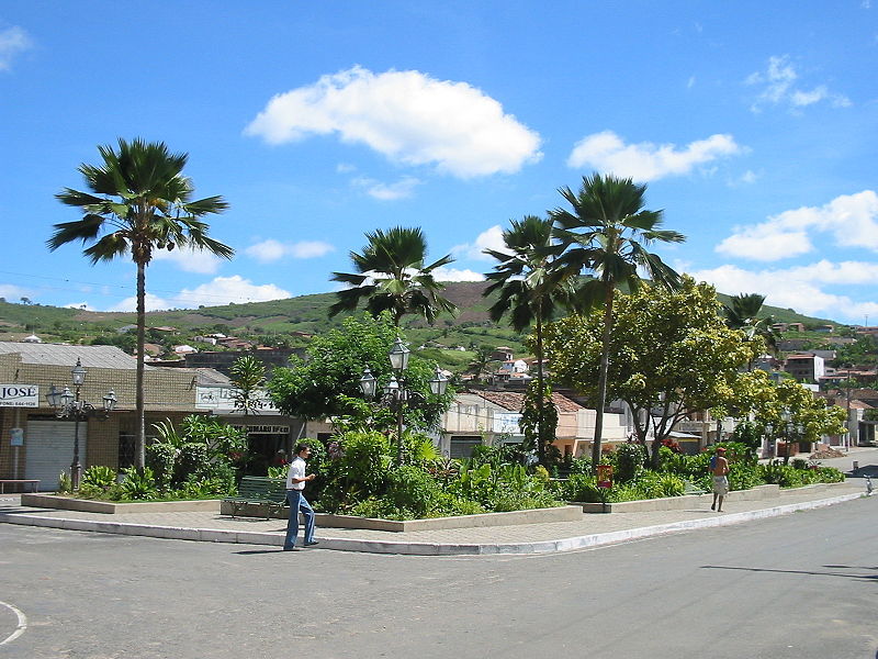 File:Cumaru-Praça.jpg