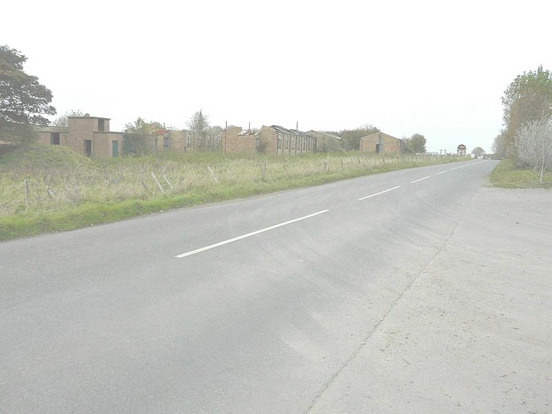 File:Derelict buildings, Otterpool Road - geograph.org.uk - 4223171.jpg