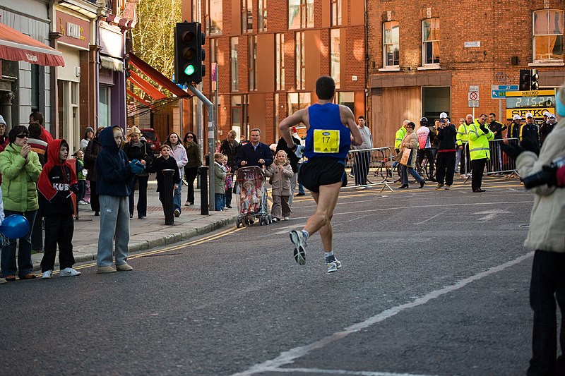 File:Dublin Marathon 2008 (2977774243).jpg