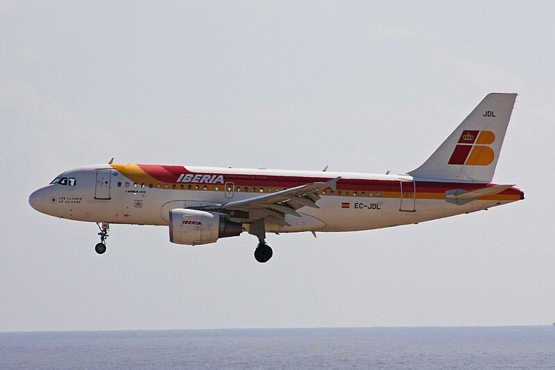 File:EC-JDL A319-111 Iberia LPA 04FEB11 (5425049085).jpg