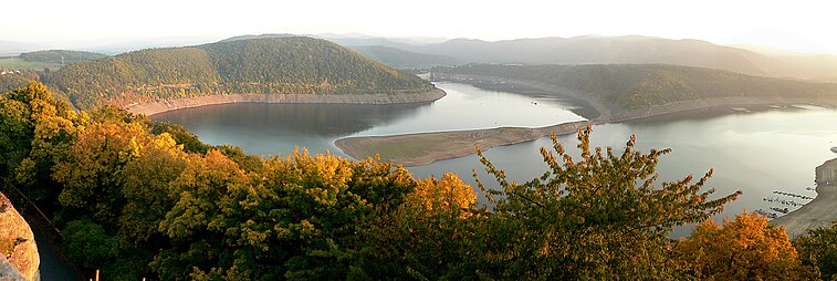 Edersee Panorama Waldeck.jpg