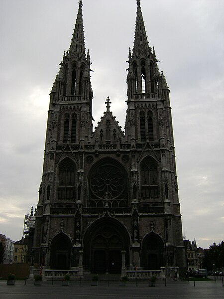 File:Eglise saint-Pierre et Paul.JPG