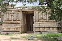 Entrée d'un temple à Hampi