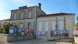 Balai kota di La Croix-Comtesse