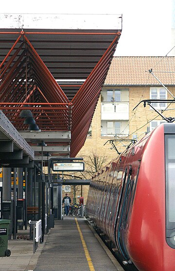 File:Farum station - platforms.jpg