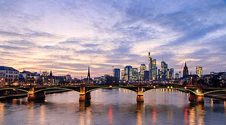 Франкфурт 0. Старый мост Франкфурт на Майне. Frankfurt Skyline. Город. Картинки города.