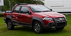 Facelift-mallin (2009) jatko-ohjaamollinen Fiat Strada Adventure.