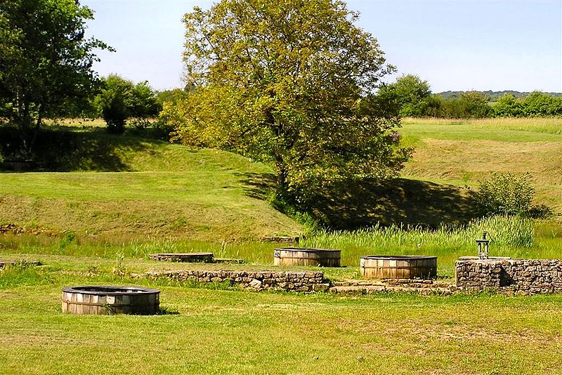 File:Fontaines Salees - water basins.jpg