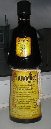 Láhev likéru Frangelico