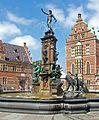 Neptunspringvandet blev rekonstrueret 1888 med afstøbninger af de oprindelige figurer af Adrian de Vries.