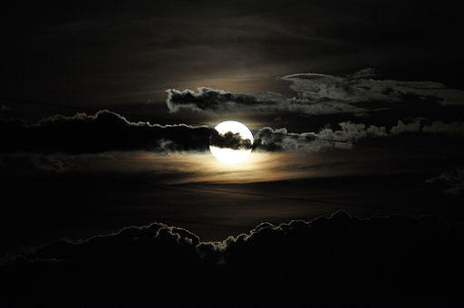 Full moon with clouds (19791001528)