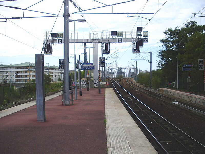 File:Gare de Saint-Ouen-l'Aumône 05.jpg