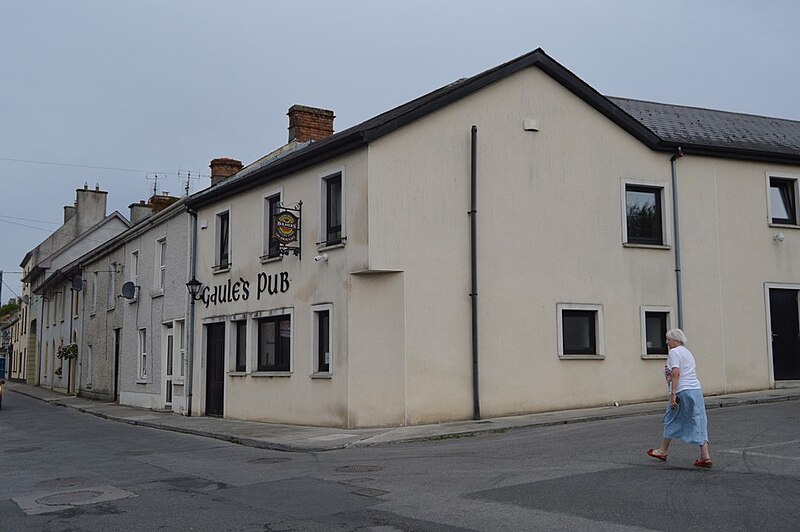 File:Gaule's Pub - geograph.org.uk - 5883847.jpg