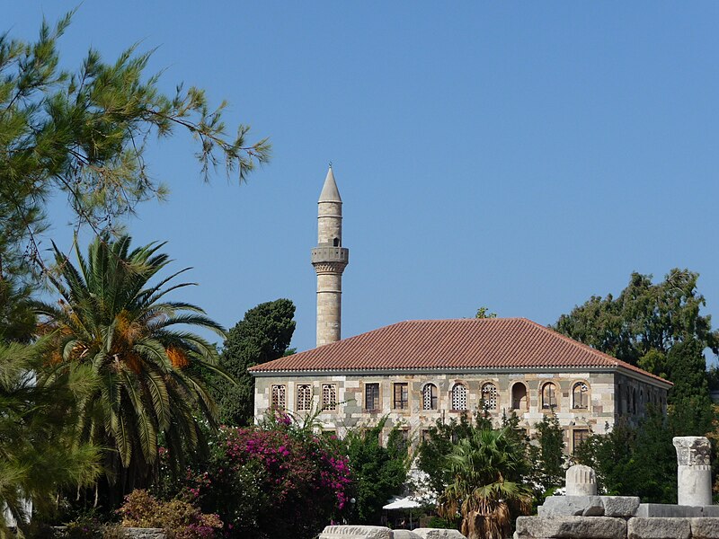File:Gazi Hassan Pasha Mosque.jpg