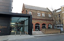 Goldsmiths' Centre in Clerkenwell Goldsmiths Centre (geograph 6029785).jpg