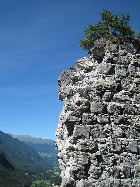 File:Greifenstein südl.Mauerabbruch.jpg