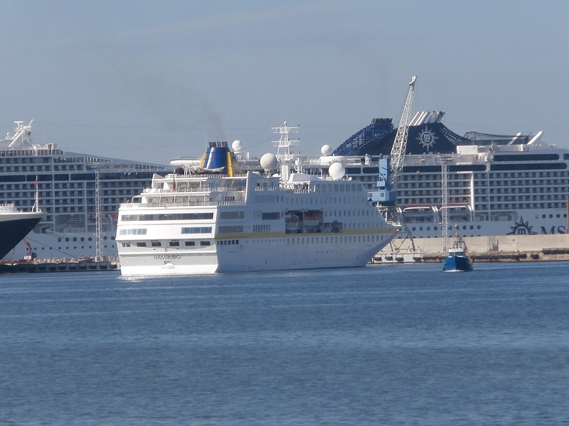 File:Hamburg and Mare in Port of Tallinn 4 September 2013.JPG