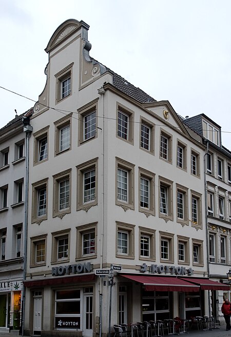 Haus Marktplatz 12 in Duesseldorf Altstadt, von Nordwesten