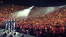 Il Volo sul palco dell'Arena di Verona il 19 maggio 2017 con il Maestro Rota