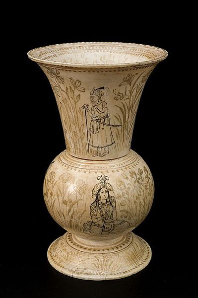 File:Ivory spittoon (cuspidor), decorated with depictions of four Wellcome L0058704.jpg