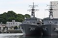 JS Hirado(MSO-305) left front view at JMSDF Yokosuka Naval Base April 30, 2018.jpg