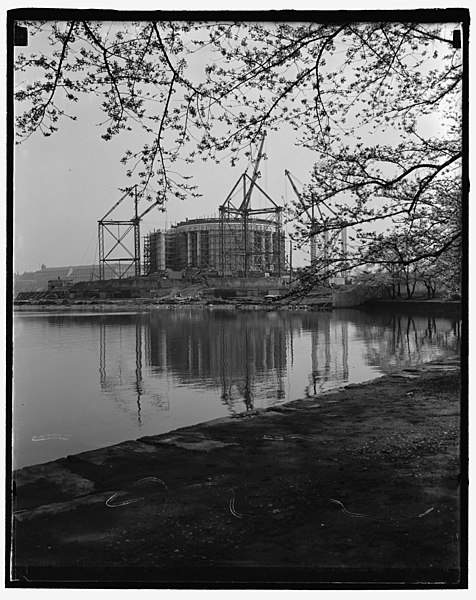 File:Jefferson Memorial under construction LCCN2016877445.jpg