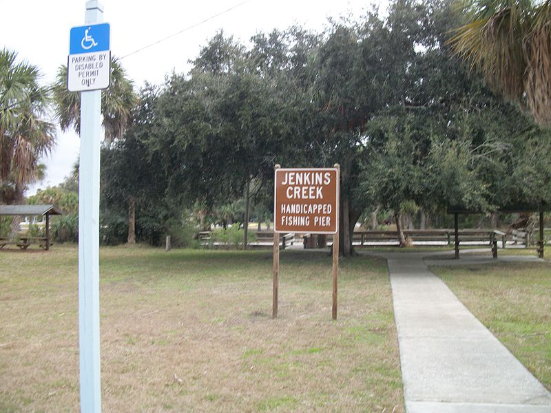 File:Jenkins Creek Handicapped Fishing Pier Sign.JPG