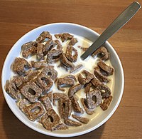 Kellogg's Cracklin' Oat Bran - Crunchy, Sweet, Oven-Baked Oat Cereal, with milk.jpg