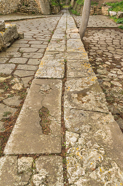 File:Knossos Royal Road.jpg