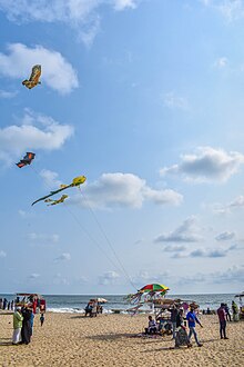 File:Kozhikode_beach_kites.jpg