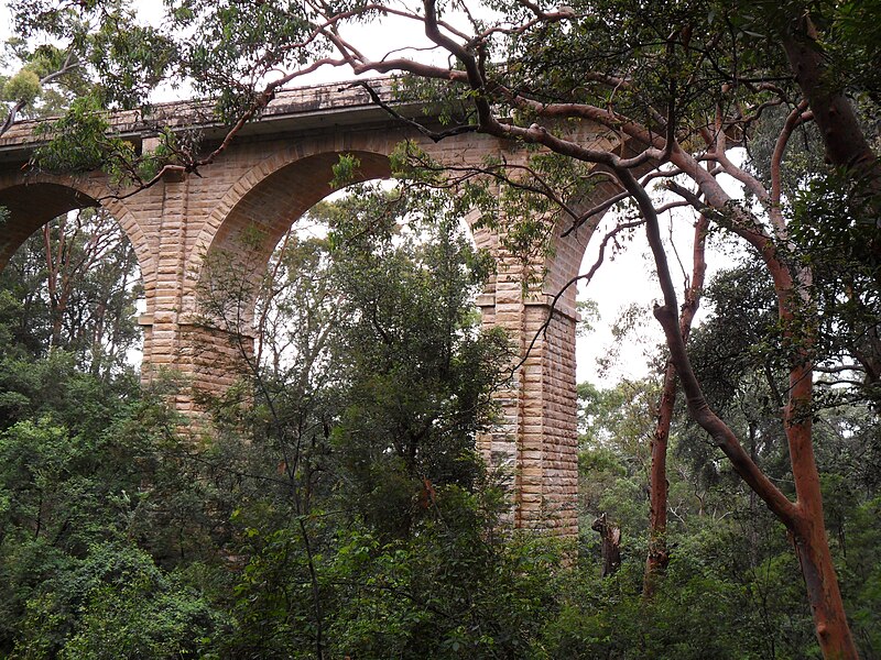 File:LAPSTONE VIADUCT1.JPG