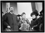 Thumbnail for File:LOCKWOOD, MISS BELVA ANN BENNETT, LAWYER, WITH SEN. SOUTHERLAND LCCN2016866537.tif