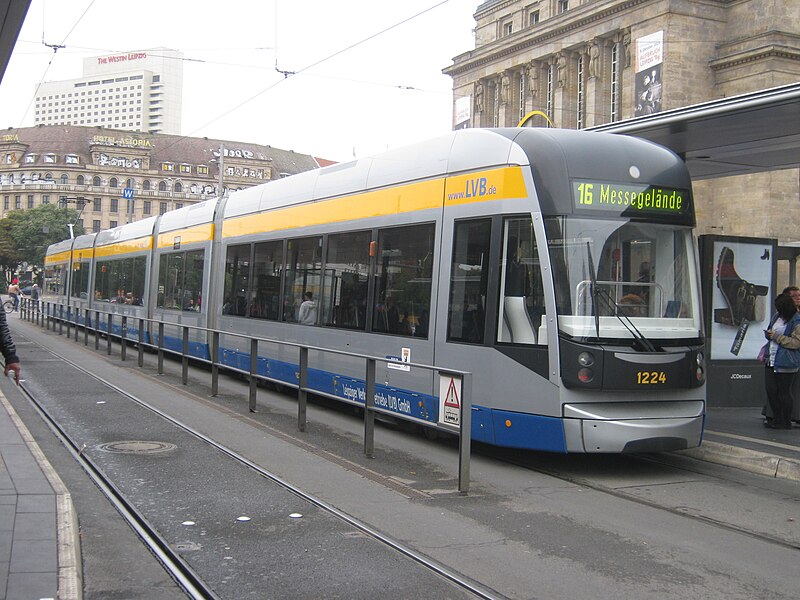 File:LVB - Haltestelle - Leipzig Hauptbahnhof - 2013 - 7.JPG