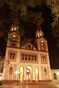 La Catedral San Jose de Posadas, vista desde la plaza en una noche primaveral..JPG