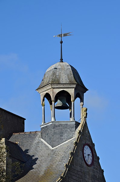 File:La Roche-Bernard 56 Maison du canon campanile 2013.jpg