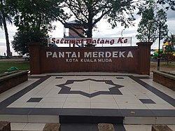 Landmark of Pantai Merdeka.jpg