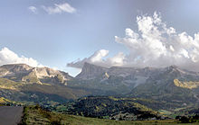 Vue du massif, avec le pic de Bure au centre.