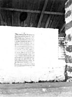 Inscripción conmemorativa en el muro del monasterio.[31]