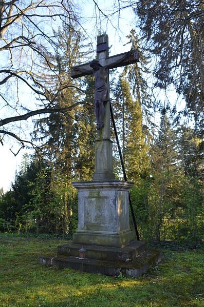 File:Limburg, Hauptfriedhof, Kreuz.JPG